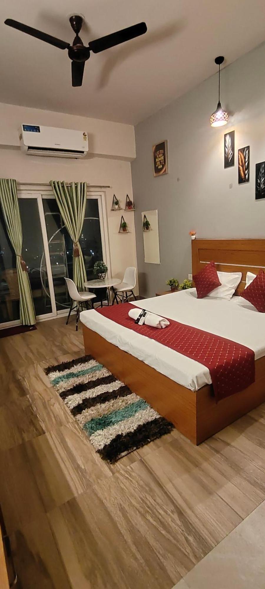 Studio Apartment By La Valentino Near Expo Mart Greater Noida Exterior photo